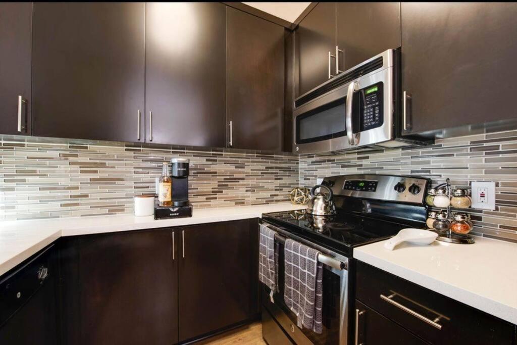 The Nest A Spacious 1 Bedroom Apartment With A Pool View Лос-Анджелес Екстер'єр фото